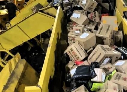 人大代表提议春节快递停4天！

 
 
2026年甘肃两会上，省人大代表章国志提