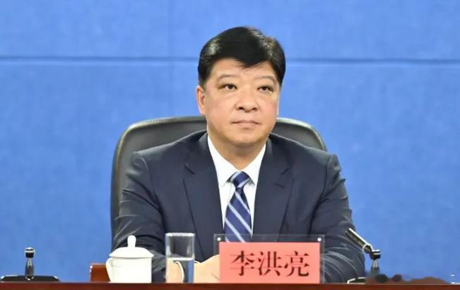 甘于被围猎，搞迷信活动、权色交易，李洪亮被开除党籍和公职日前，经吉林省委批准，吉