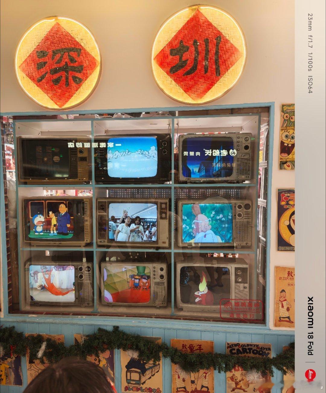 中秋节假期第一天各家手机门店都迎来了非常可观的线下客流，小米、vivo、OPPO