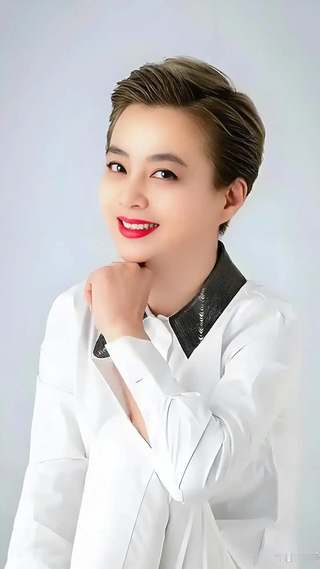 李玲玉，上海人，有“甜歌皇后”美誉 。东方歌舞团演员，86版《西游记》玉兔精扮演