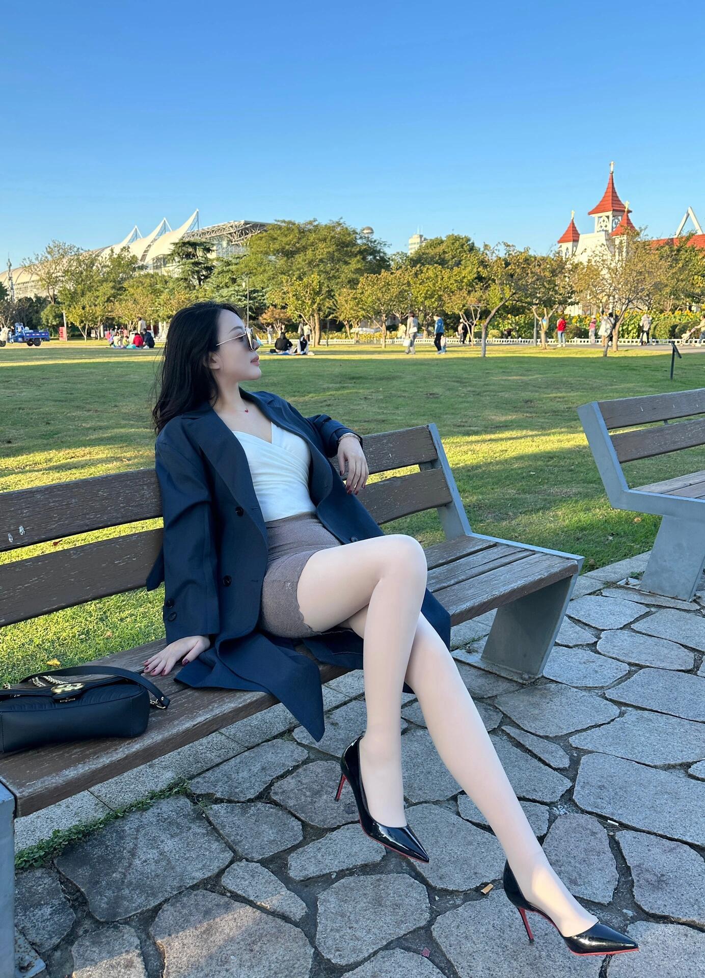 这些年谁帮过我，谁踩过我，我都记得一清二楚。你给我记住，人不会穷一辈子...