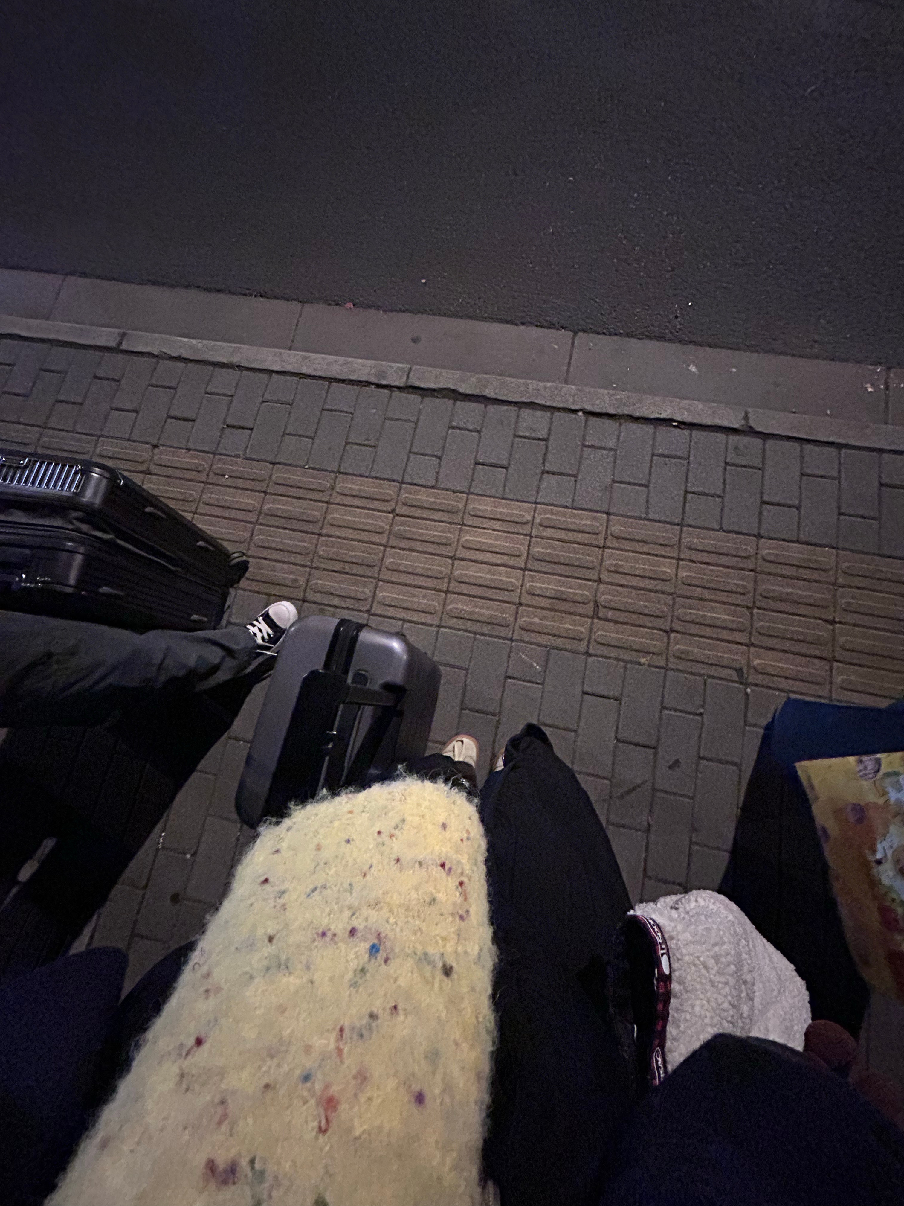 一到冬天❄️每次在这等车 都幻想着抬头有个正缘降临