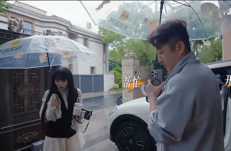 邹市明和冉莹颖的婚姻太令人窒息了！从两人日常出行的肢体动作都已经看得出来，两人的