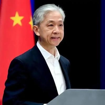 中方再次发出警告，呼吁在日本的中国人尽快回国。原来现在的日本出现了撞人族，看似是