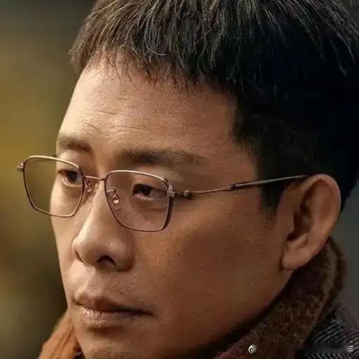 张译其实很适合演一个人——聂卫平。还记得笔者以前说过的不？张译最适合演一类人，就