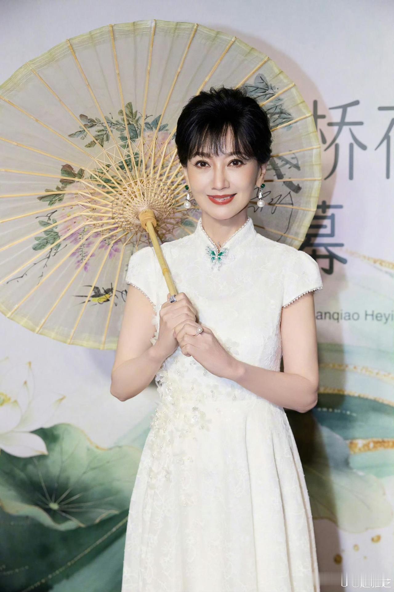 不得不说，赵雅芝不只是颜值扛打呀，命也很好呀！你看，她算得上是凭一个角色吃一辈子