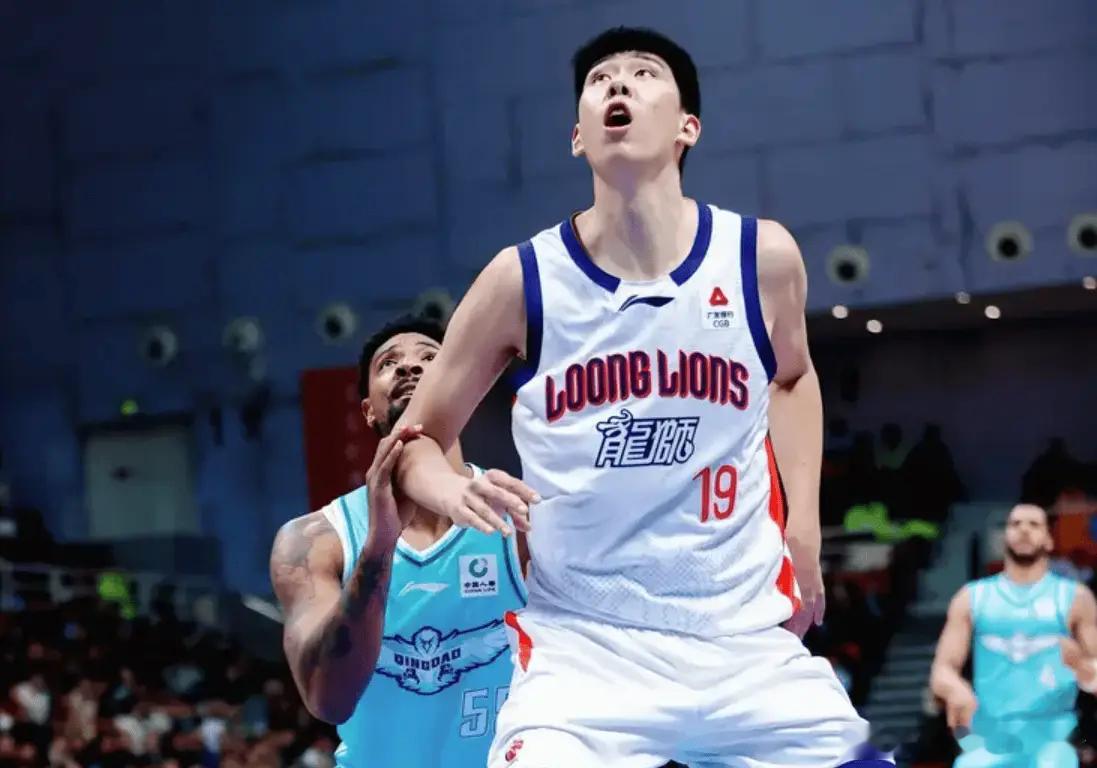 徐昕（广州龙狮，从广东宏远租借）以场均2.1次盖帽高居本土球员第一，同时也是全联