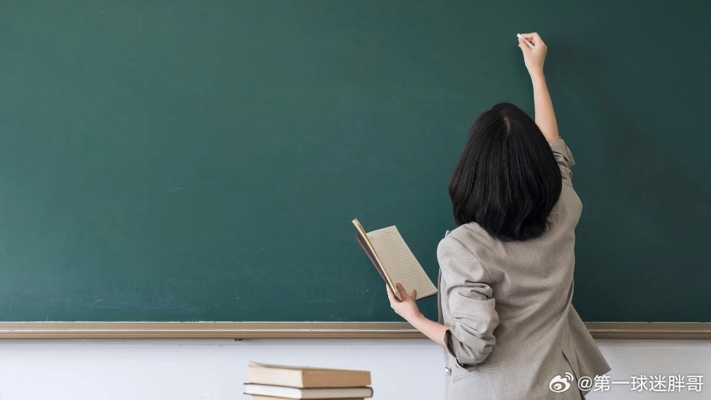 两会观察团建议减少教师非教学相关任务 2026两会上，有记者提问，很多家长现在会