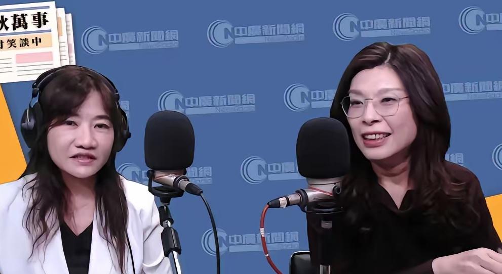 郑丽文接受专访:谈到与雷军会面“惊喜到不行”

4月15日早上，郑丽文在王浅秋的