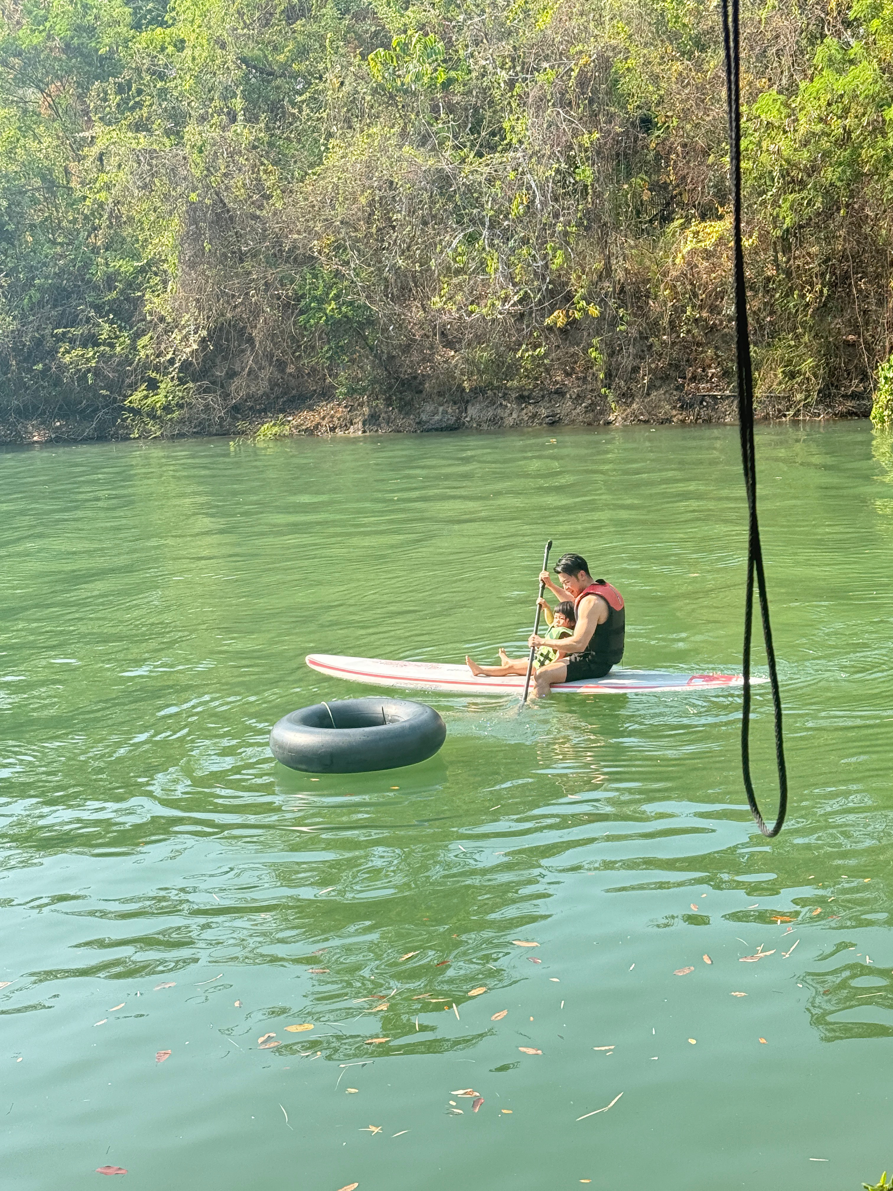 玩起了使用现有的一位资源球穿小内裤旅蛙裸上身+短裤我在车里找到昨天的脏衣服（丢三
