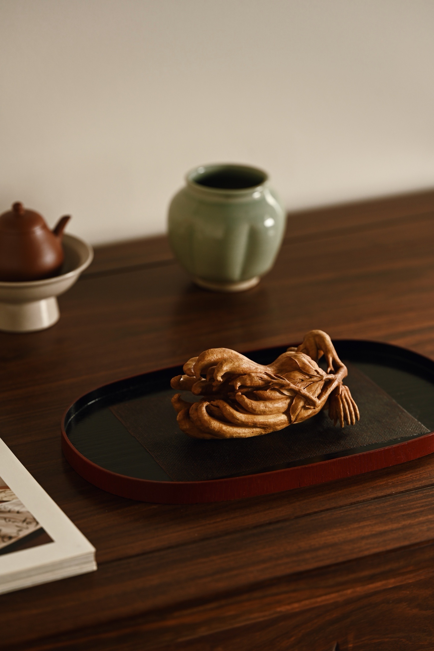 老山檀 | 佛手色泽温润，纯手工雕刻佛手形，形态饱满，古朴自然，或把玩、或清供置