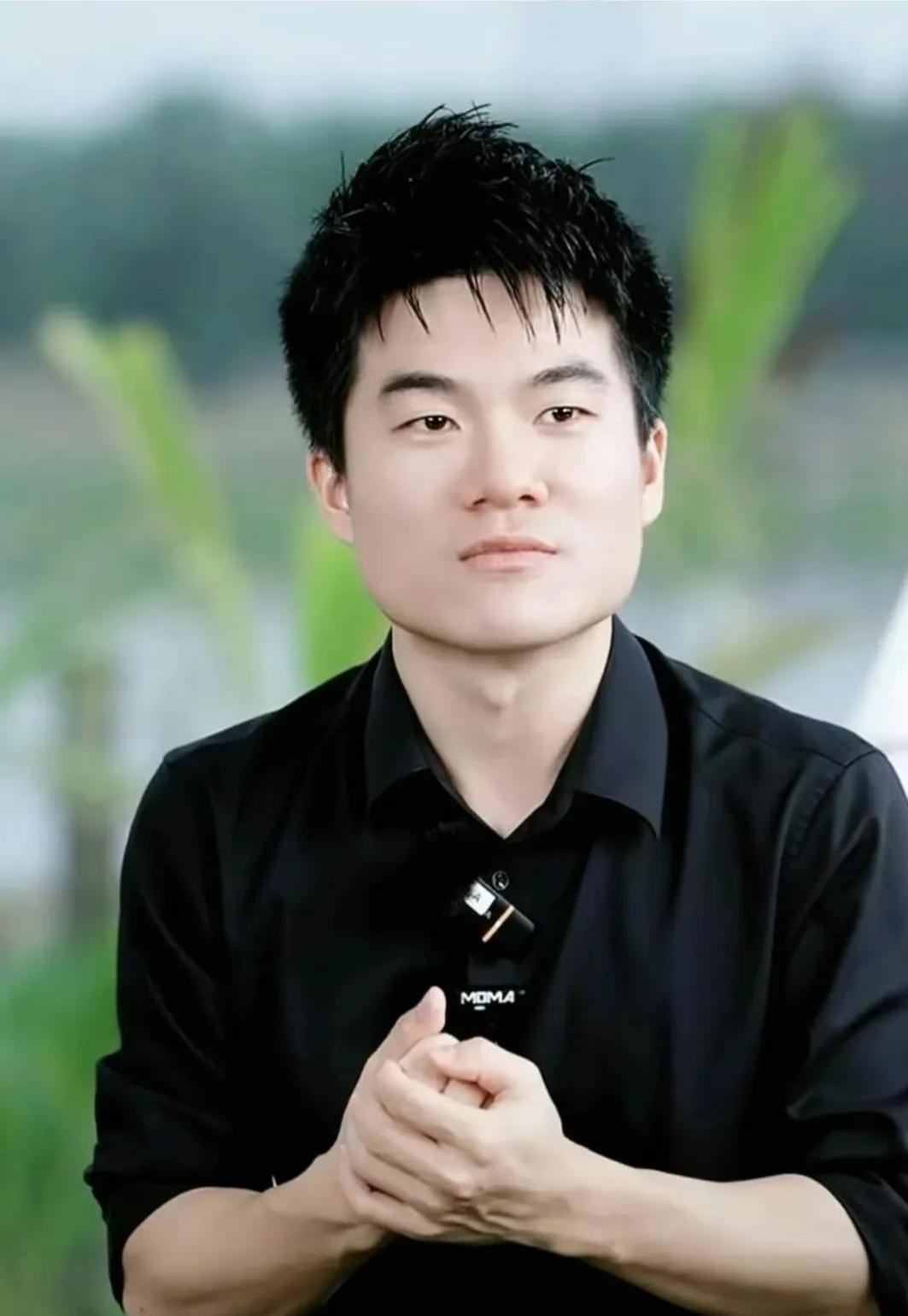 我觉得现在的散户真挺难的，天天盯着那几个所谓的权威财经APP，结果往往被当猴耍。