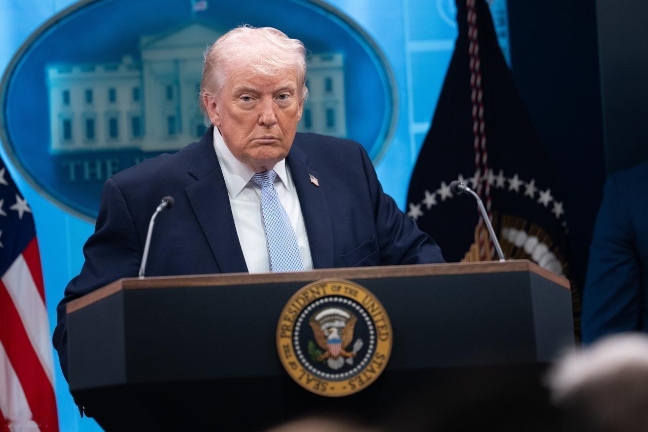 特朗普的真实意图，还是瞒不住了！

最近特朗普就中东的事，说了不少话。他这一说，