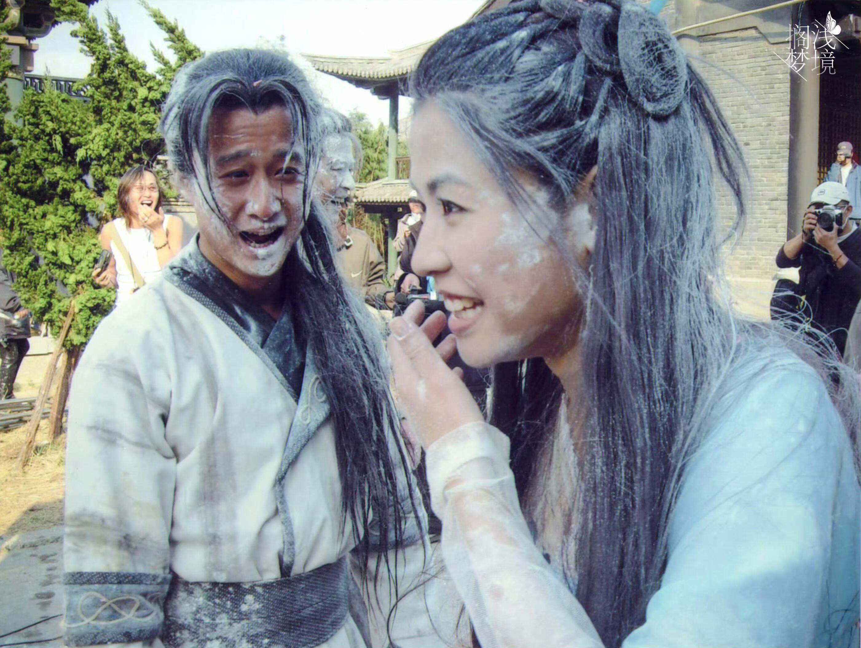 或许你想看看吴京的奶包时期 