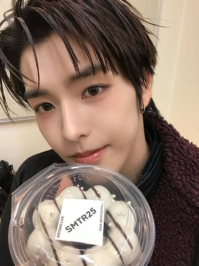 SMTR25 SMTOWN待机室照片 