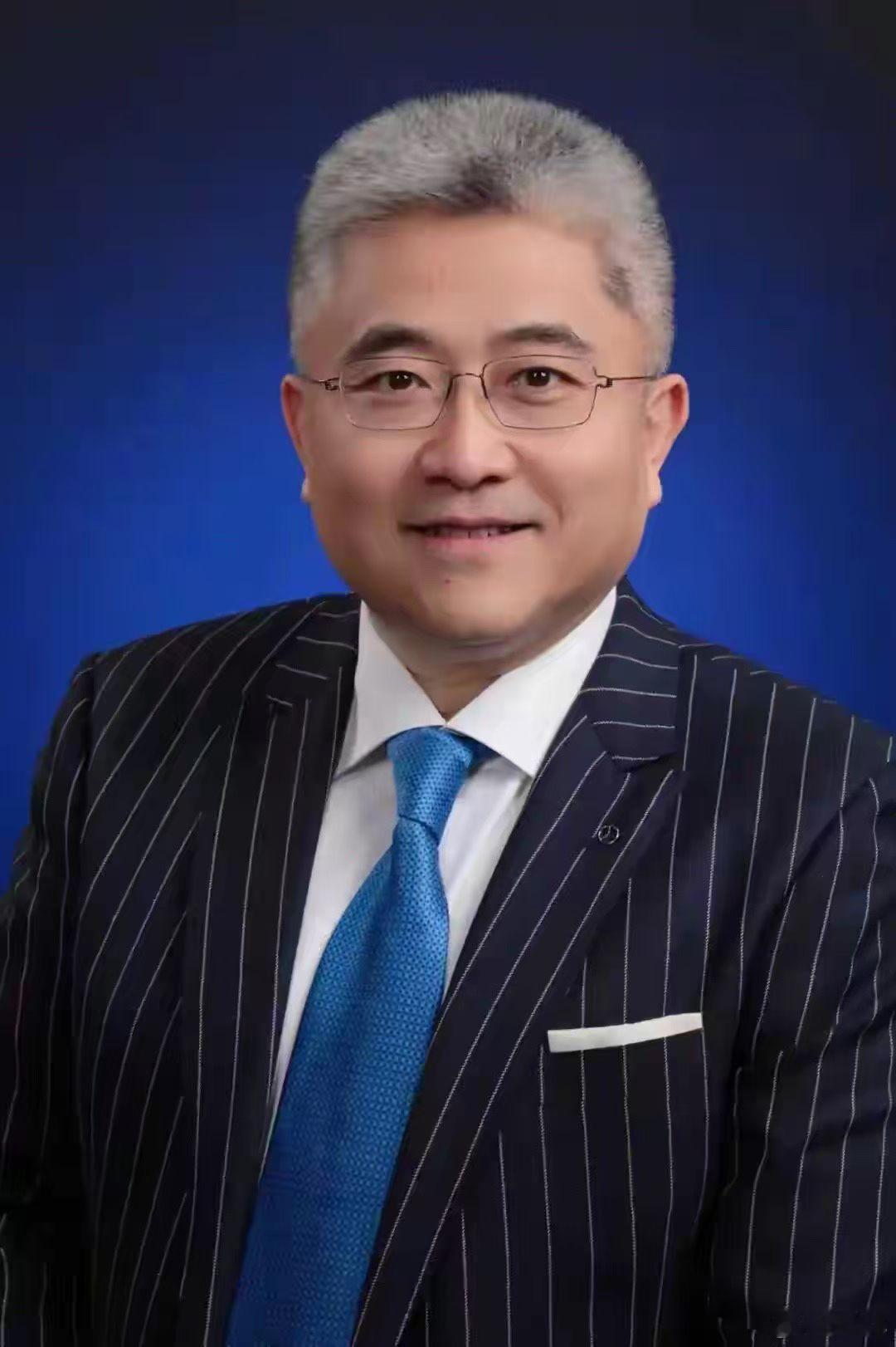 段建军卸任奔驰职务 中国成奔驰跌幅最大单一市场底层逻辑是战略转向需要，德国总部的