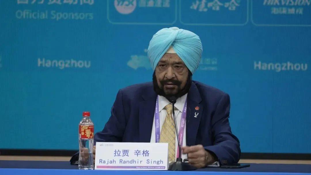 亚奥理事会领导人员!
主席是印度人拉贾·兰迪尔·辛格。
亚奥理事会有5位副主席，