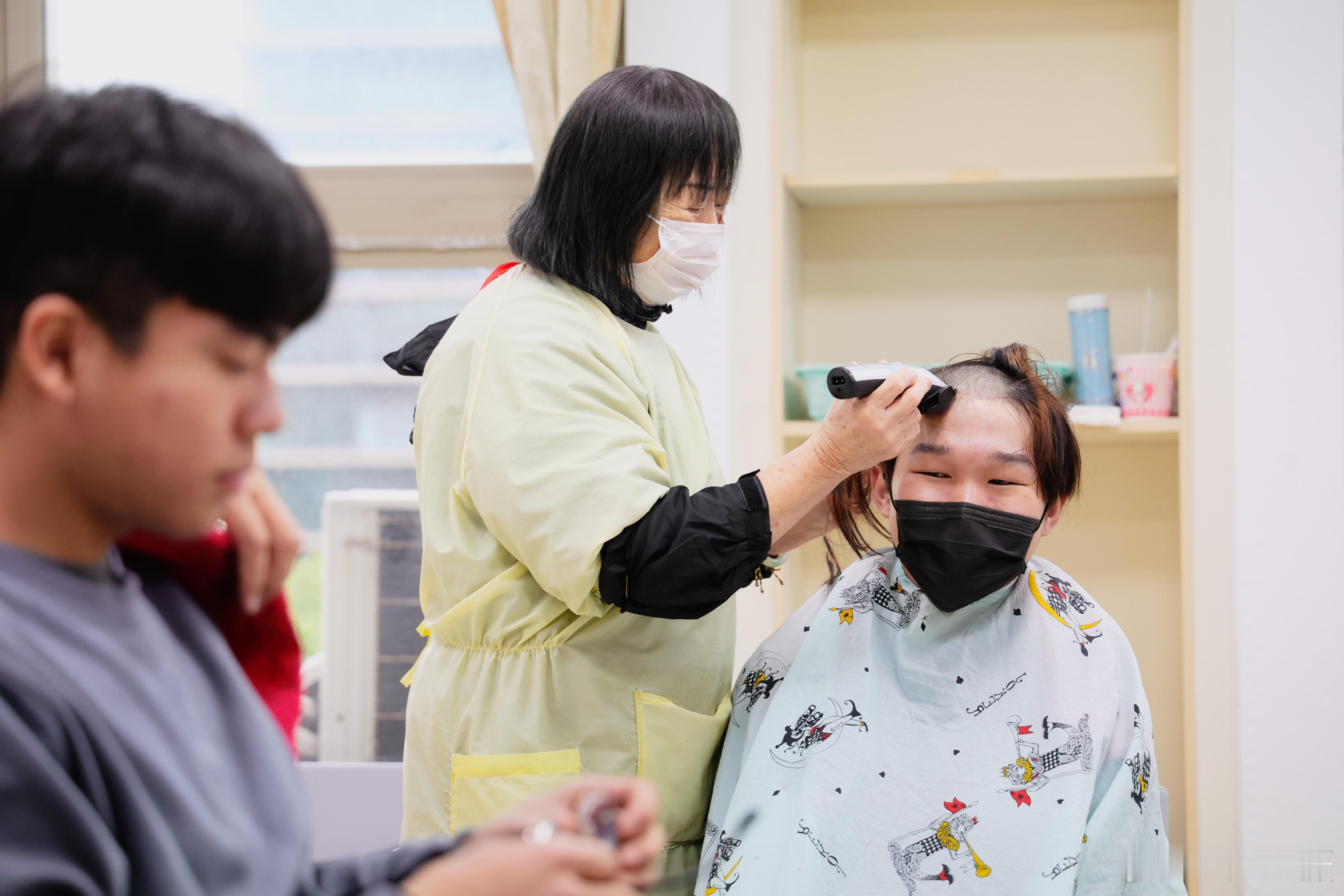 蛙媒：蛙军兵役制度转型，自今年恢复一年期义务役征招，首梯役男在今日入营接受训练。