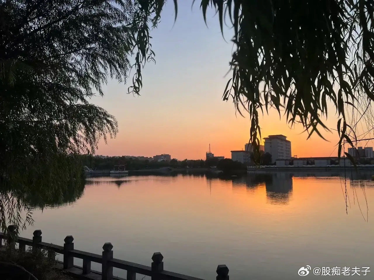 新的一轮加息周期来了，首先是哪些板块和个股要挨打？1、高估值科技股：AI应用、光