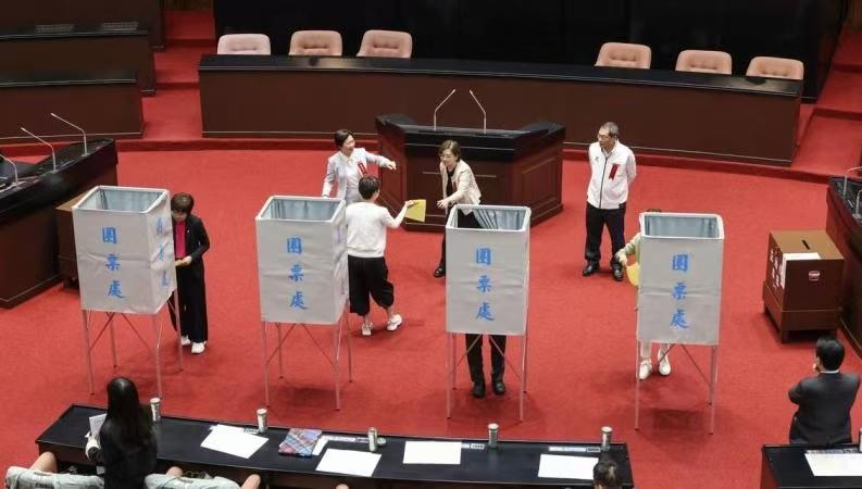 弹劾赖清德失败
我们应该关注哪些点？

台立法机构的正政党席次占比
决定了弹劾案