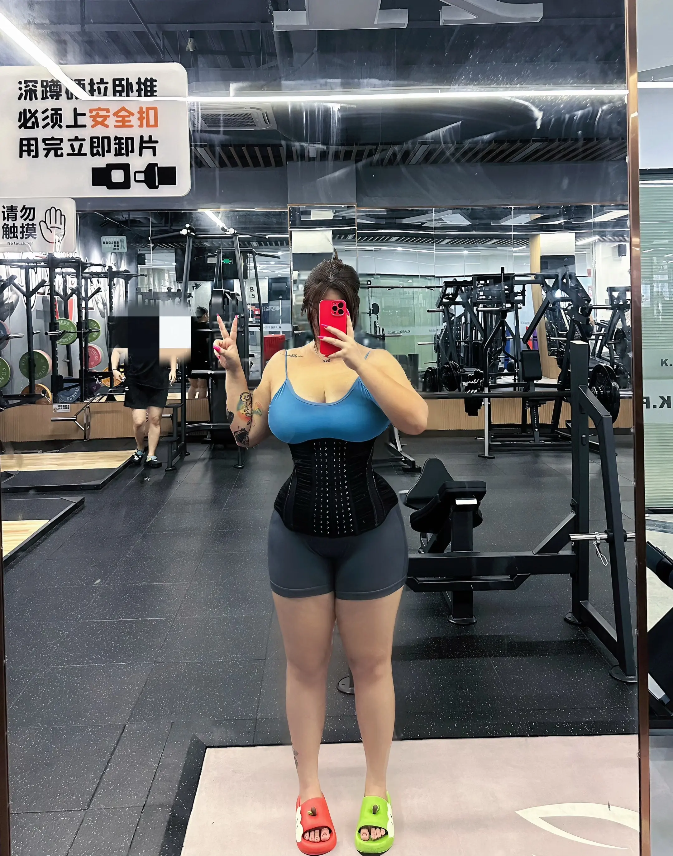 不好意思最近追星追上瘾都忘记更新了。你们猜我最近喜欢上谁了？提示：古早歌手～