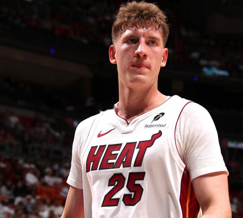 NBA常规赛，热火在客场以116-129的比分不敌凯尔特人。本场比赛，生涯首次首