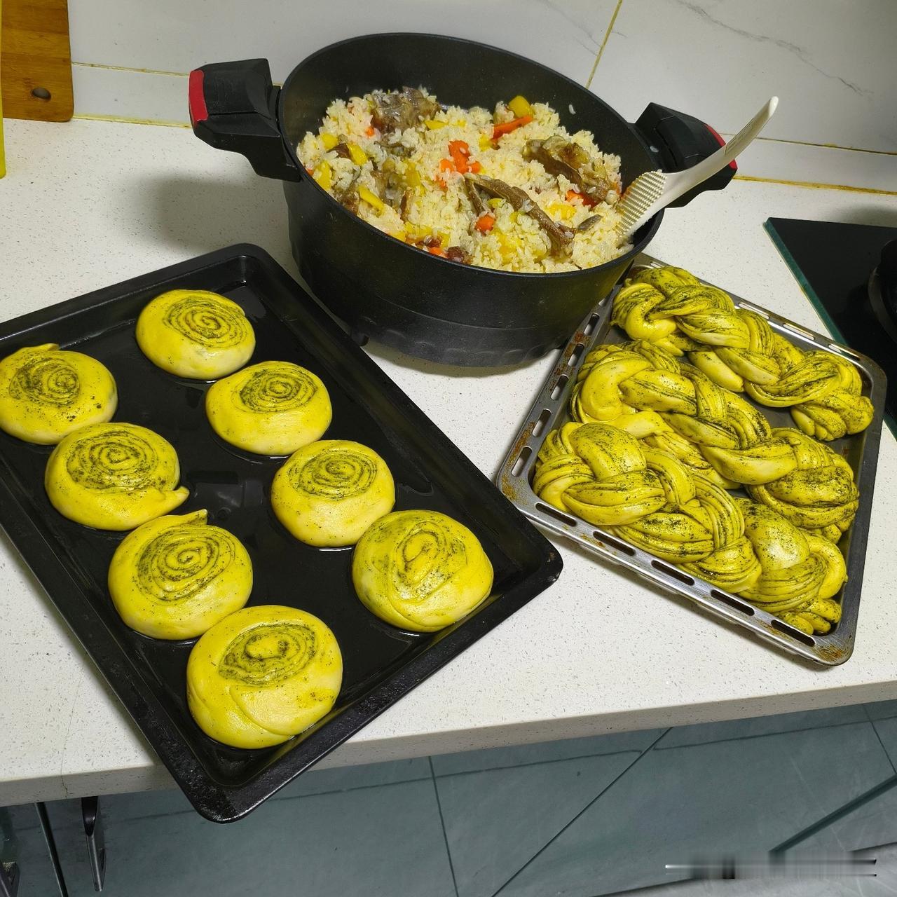想开个店，可是我一个人干不了。我这辈子的梦想就是开一个面食店。换着花样的做好吃的