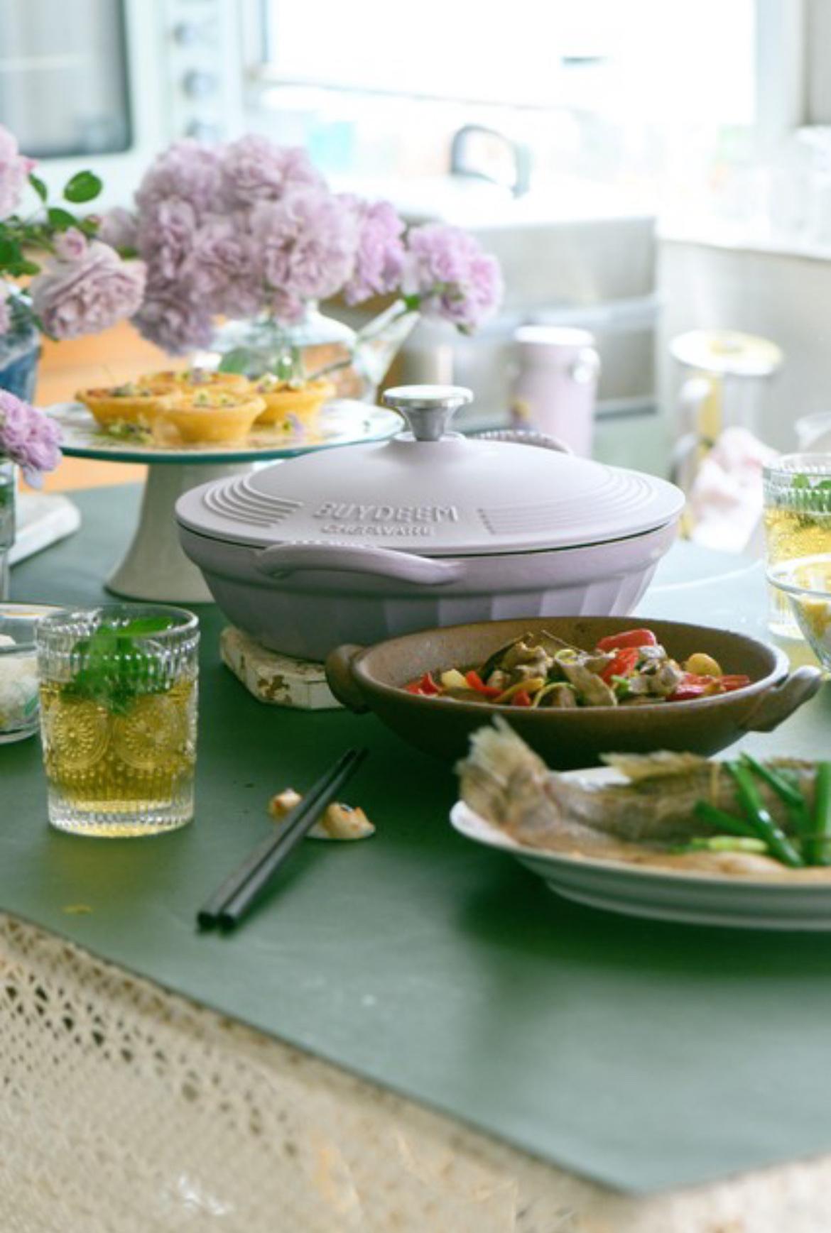 人到中年才彻底醒悟，真正的幸福，从来不是追名逐利，而是平凡日子里的知足安稳。太多