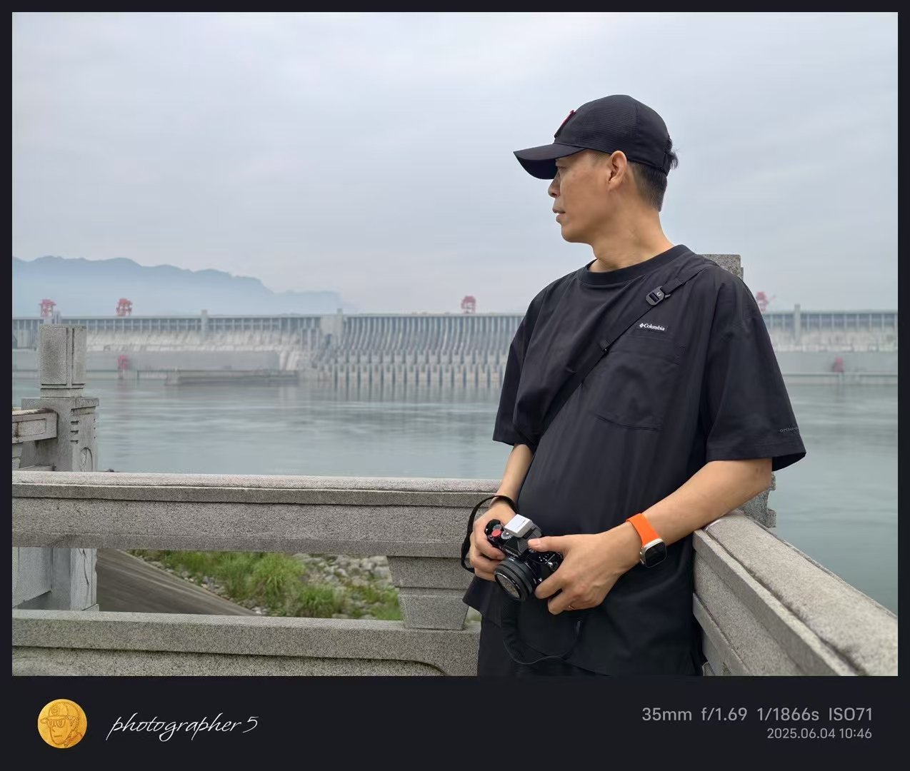 今天参观了三峡大坝，图三那个机器解说员都不知道是干嘛的，其实是自动勘探机器人，前