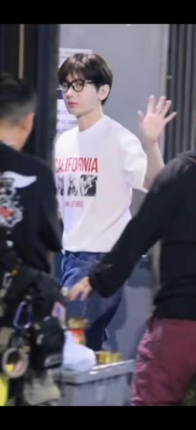 狩谎林彦廷成毅
