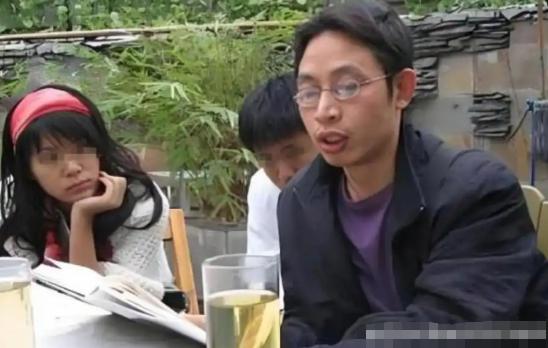 2008年，汶川地震中，抛下学生逃离的老师“范跑跑”，18年后竟成为了人生赢家。