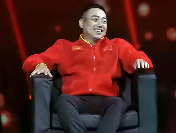 颁奖仪式不见！乒协主席刘国梁干嘛去了？乒超联赛总决赛已打完。山东鲁能队拥有王曼昱