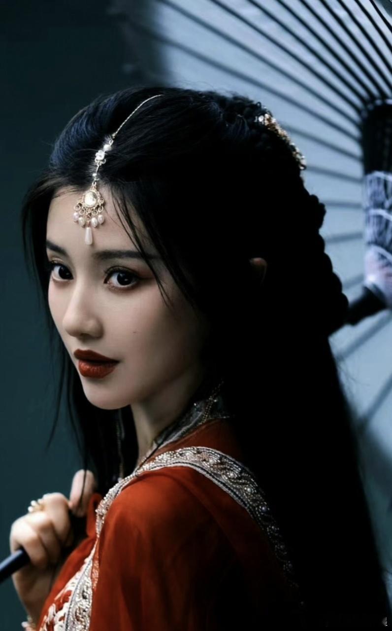 #王鹤润说莲花楼自己出来就破万# 角姐的魅力无可阻挡，王鹤润将这个角色诠释得淋漓