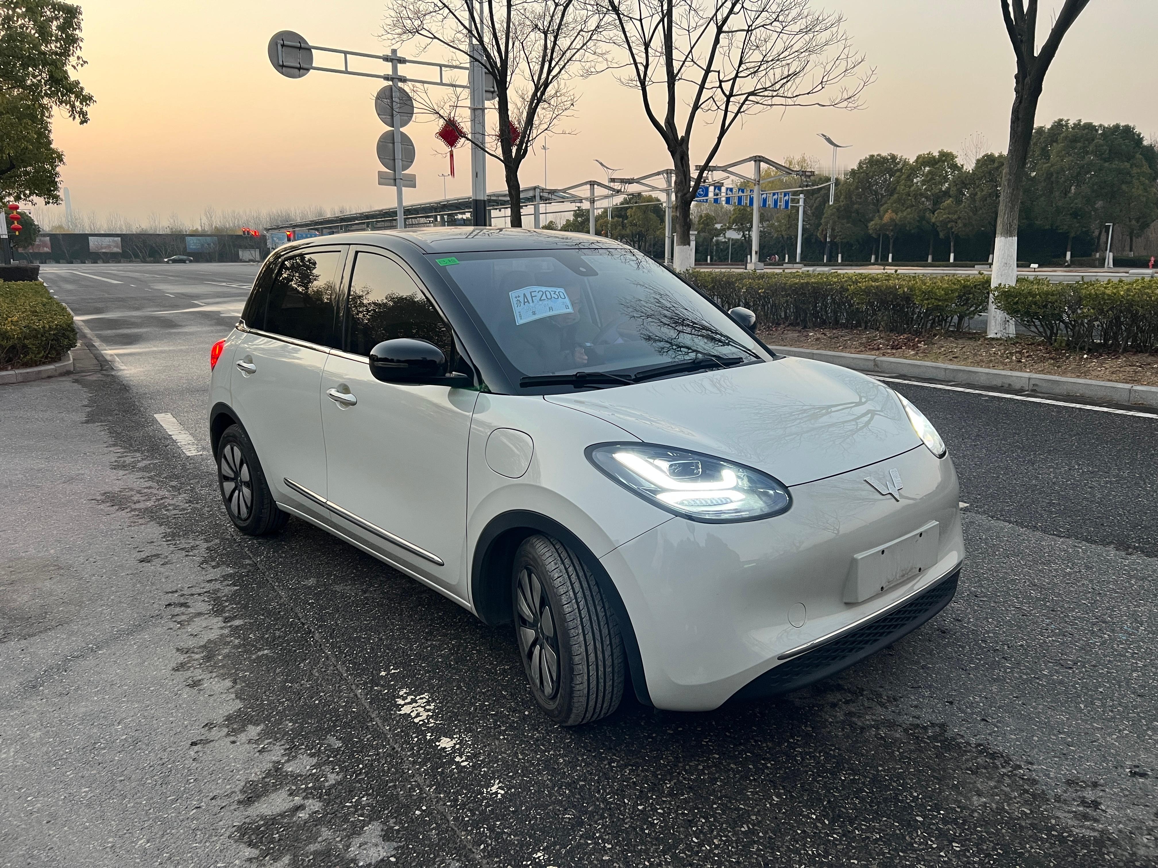 五菱缤果333km灵犀互联版，去年4月上牌，1.2万公里，一口价5.38万。今天
