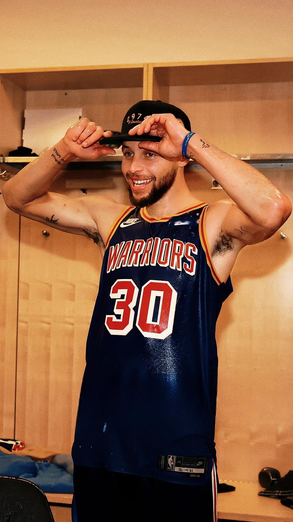 4年前的今天 库里加冕为NBA历史三分王👑传奇库里超话创作官