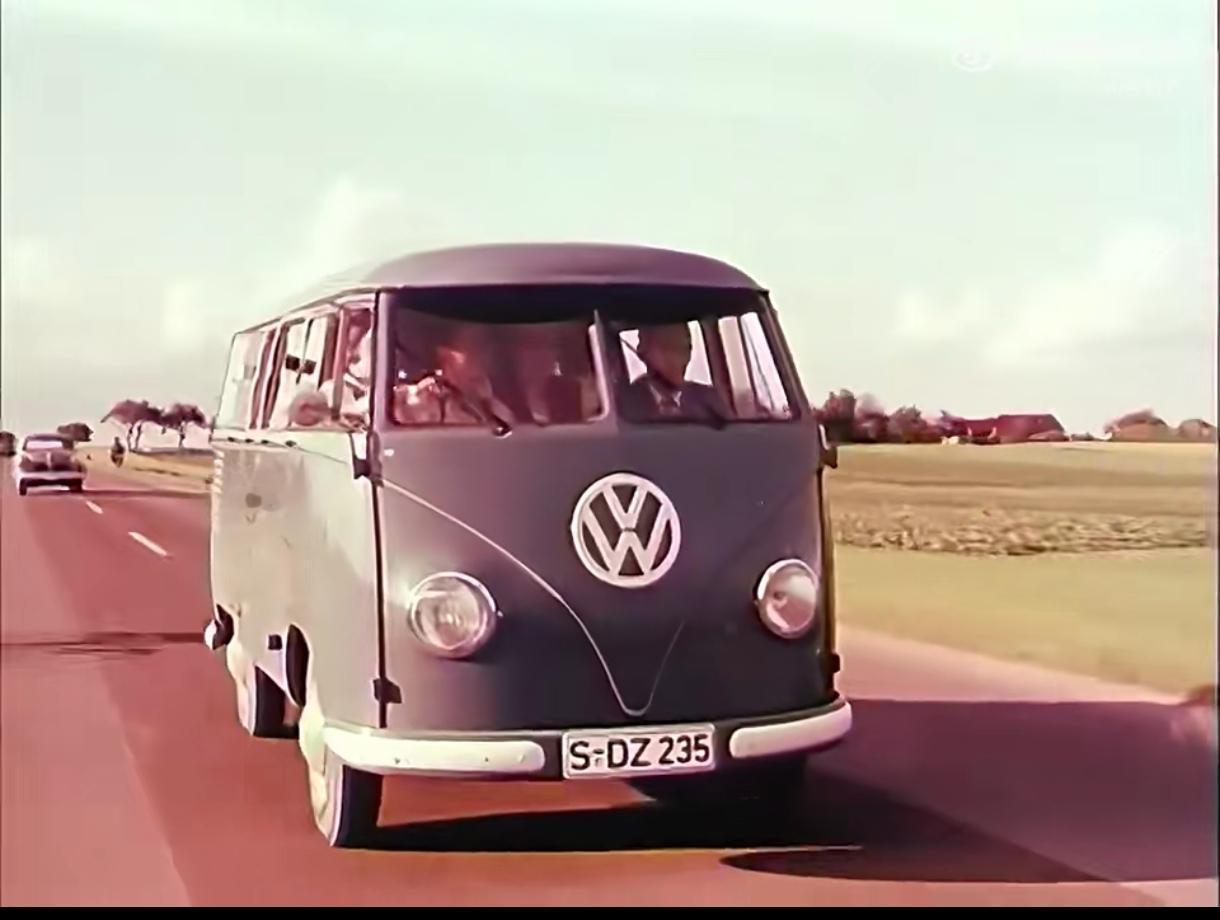 几十年前的大众像五菱宏光，货拉拉，人货混装！拆座椅要扣分的，德国罚多少？奔驰，宝