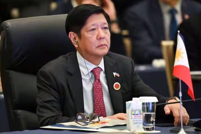 菲律宾“低头”了？

3月24日，新加坡《联合早报》披露，菲律宾总统小马科斯放话