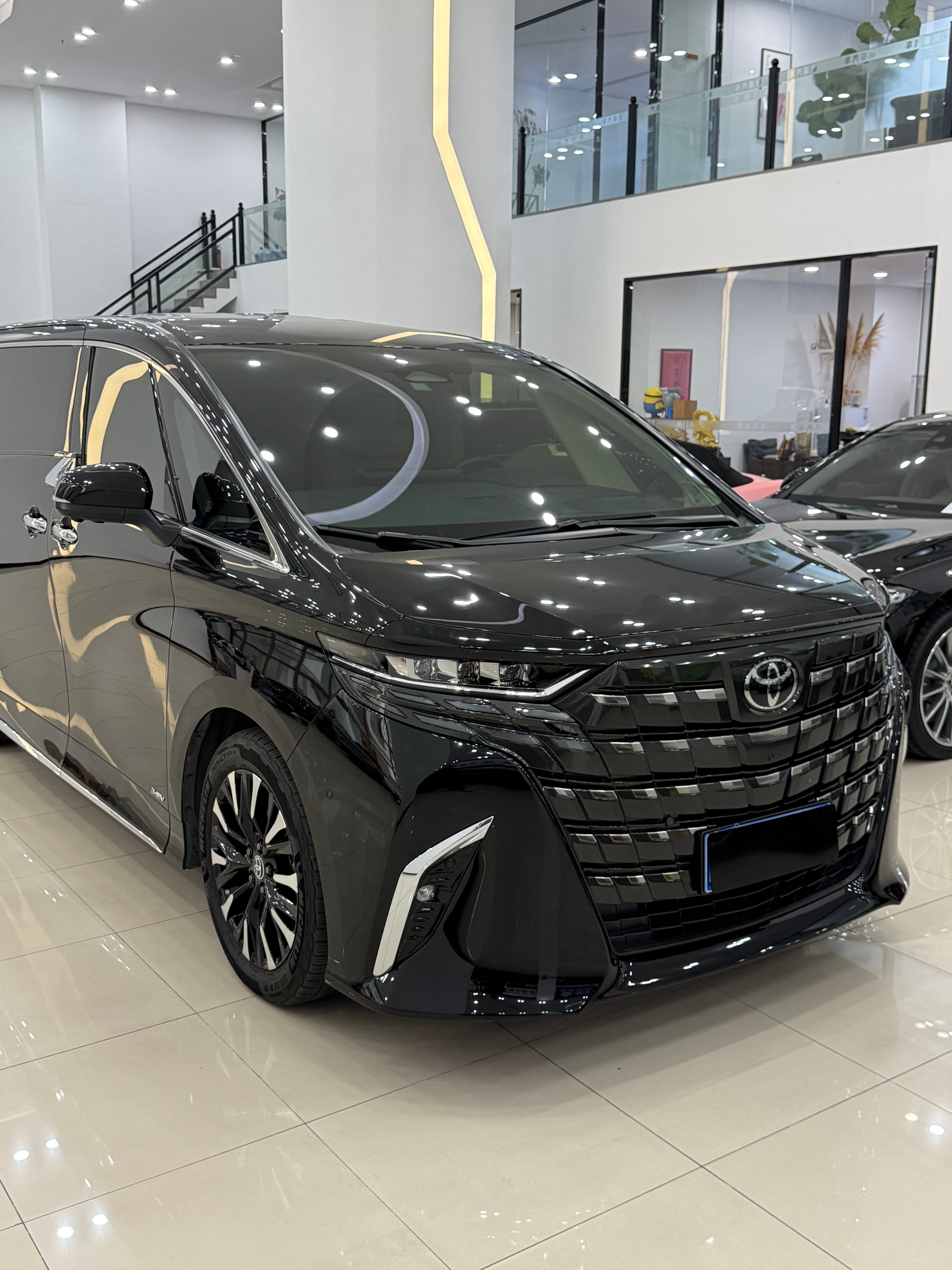 24年埃尔法臻享版黑外米内 厦门