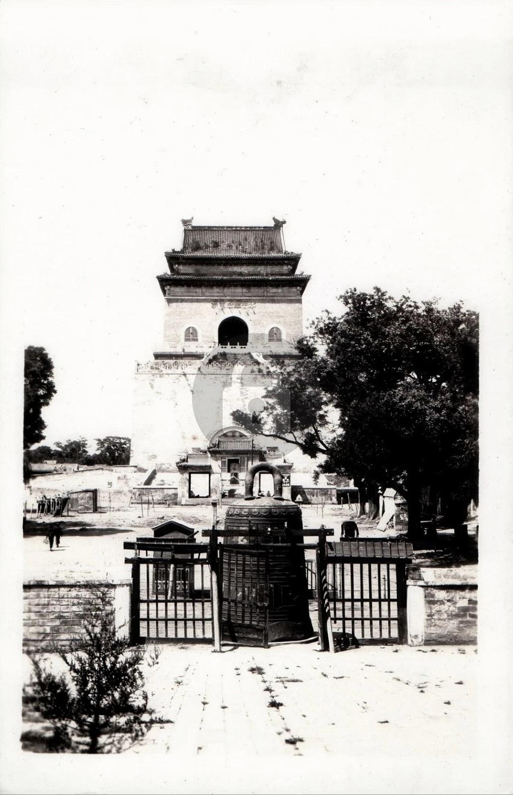 鼓楼和钟楼之间，大铁钟 ​​​