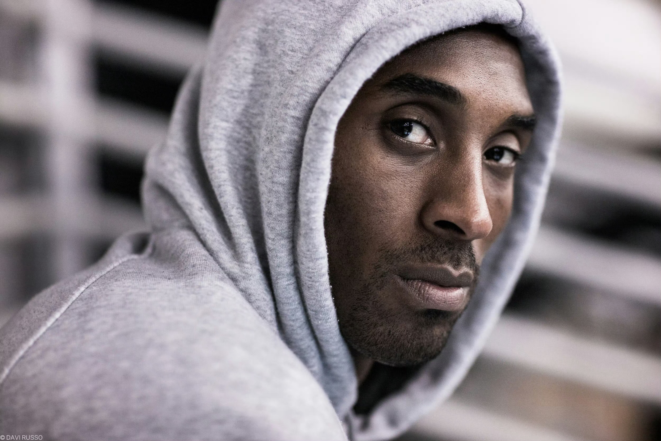 我们无法预知，前方会遇到什么，正如风，无法预测云的形状，海无法决定浪的方向，正是