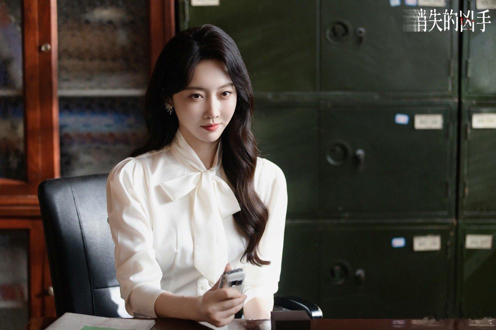 宣璐好上头的白切黑女主 宣璐新剧女主自带超强戏剧张力！表面是沉稳大气的职场精英，