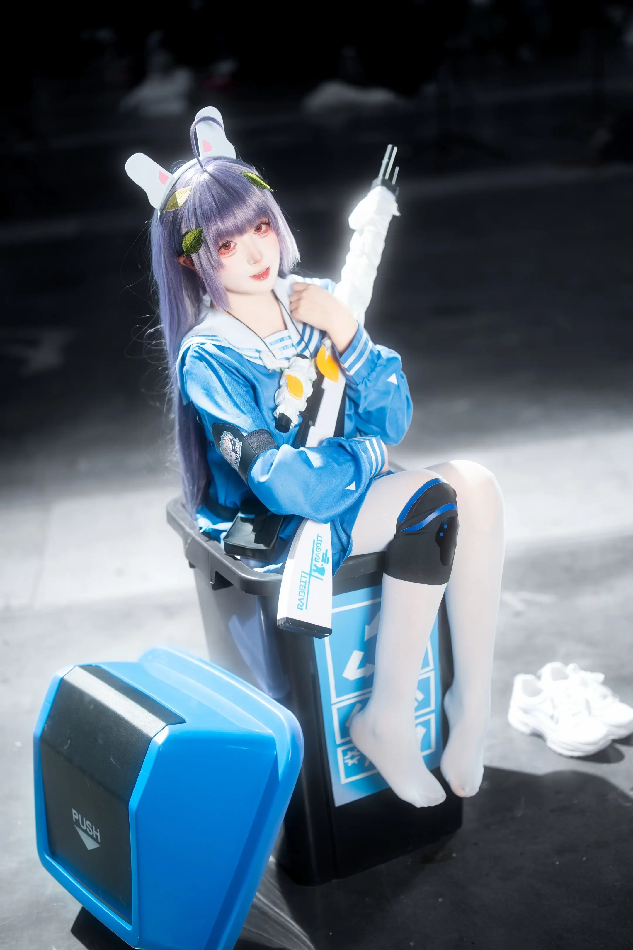 诶，垃圾桶里怎么长兔子了！ᕕ(◠◠)ᕗ 📷：  cosplay