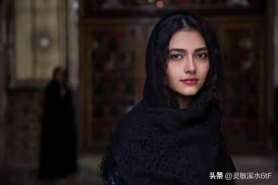 很多人都很好奇，为什么伊朗女性出门都要戴头巾？我们经常在电视、网络上看到，伊朗女