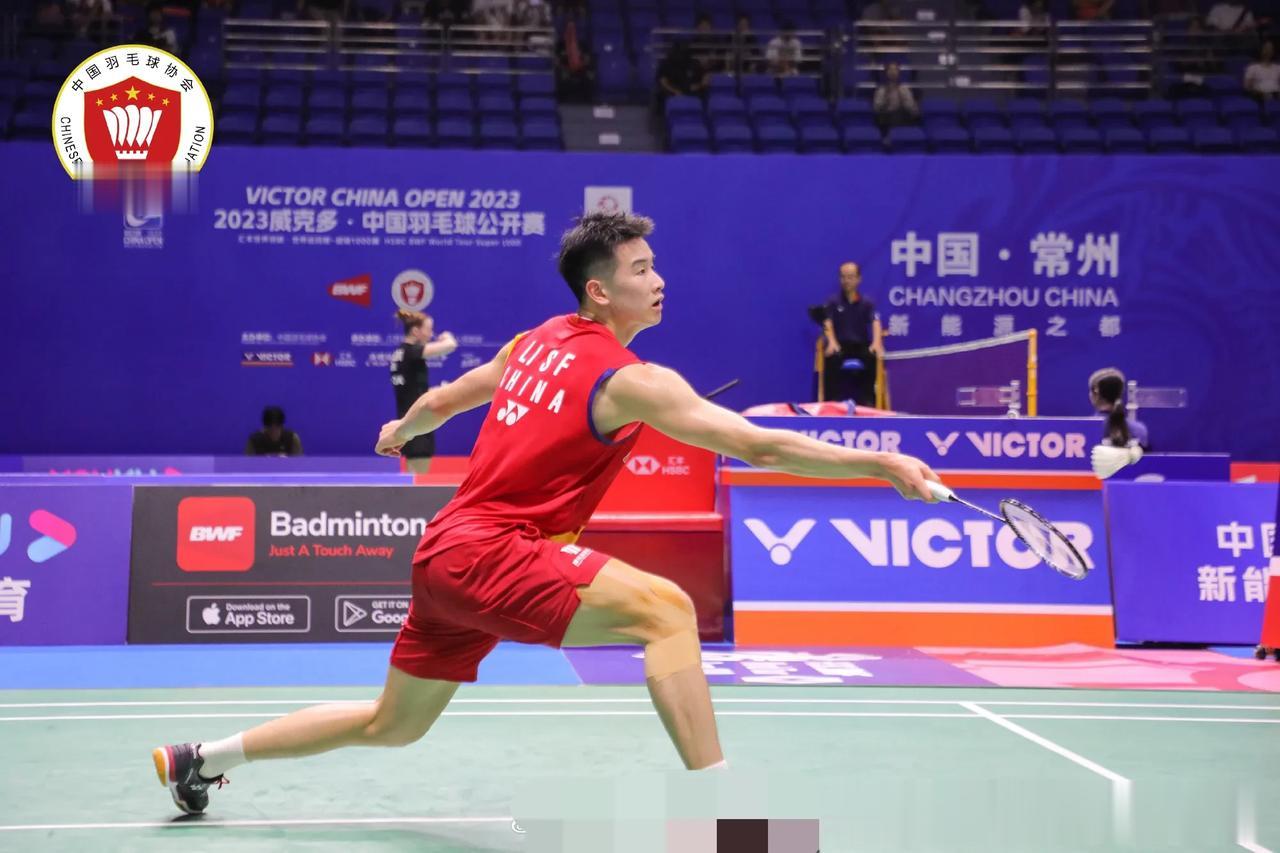 
 
李诗沣（中国）2-1 周天成（中国台北）
（21-14 18-21 21-