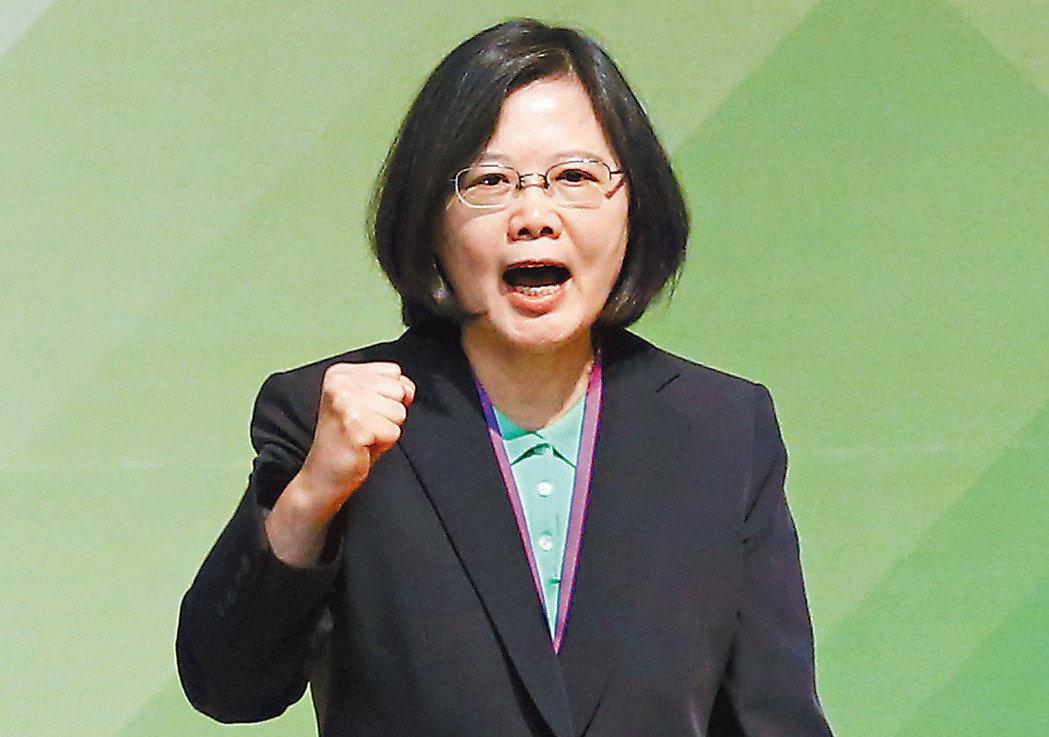 正在欧洲窜访的蔡英文站出来对我们放话了！5月14日，蔡英文声称，如今台湾几乎每天