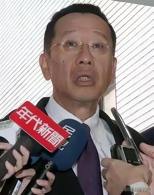 就在刚刚，

台“防务部长”顾立雄发布严正声明，

4月27日，针对台湾地区海军