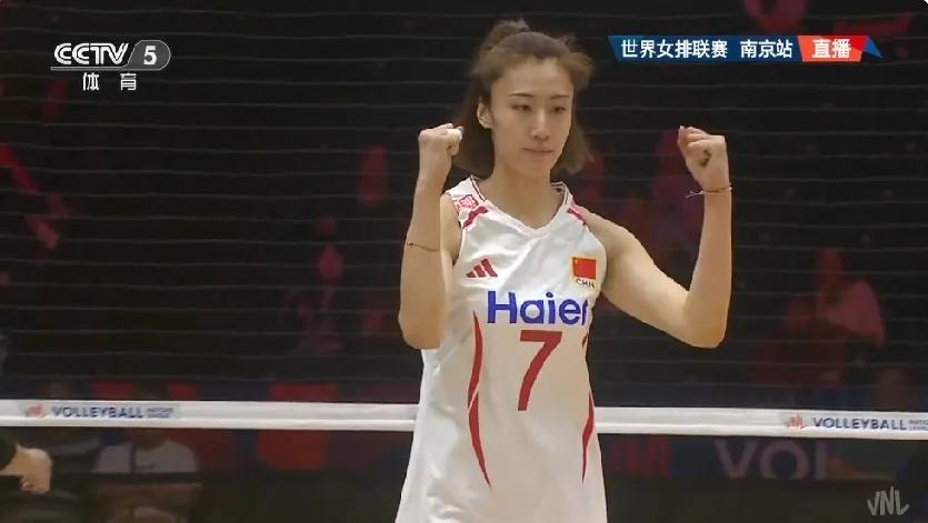 女排联赛南京站，中国与比利时不对阵，对手相同，目前各自结束两场比赛。进行对比：