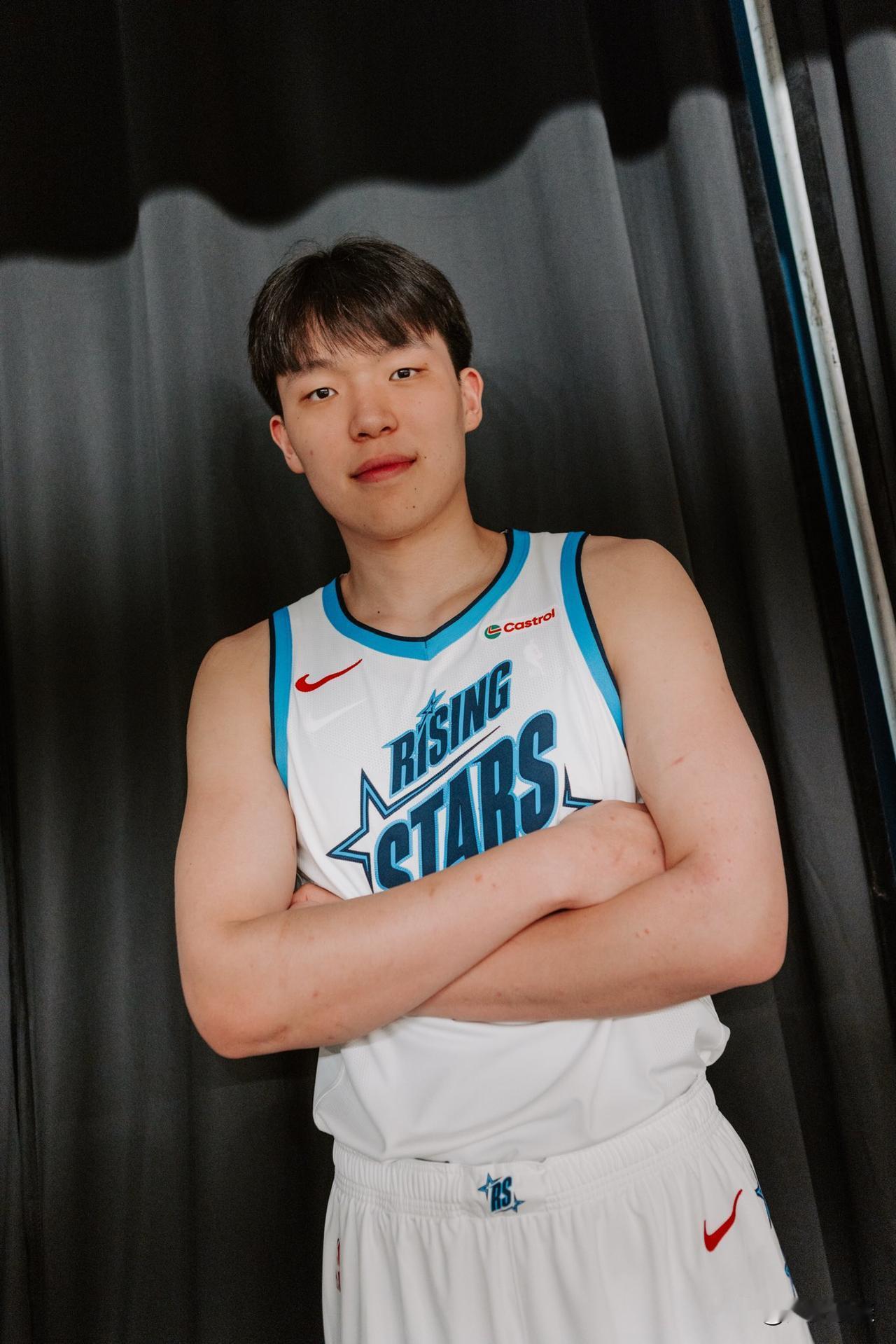 杨瀚森打全明星这种比赛真是丛丛又容容啊，玩的挺嗨！！

打了8分钟5投4中拿了1