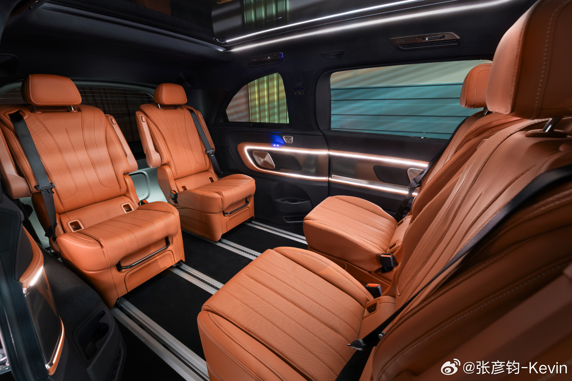 奔驰发布VLE，全新一代纯电MPV，115度三元锂电池，WLTP工况续航700+