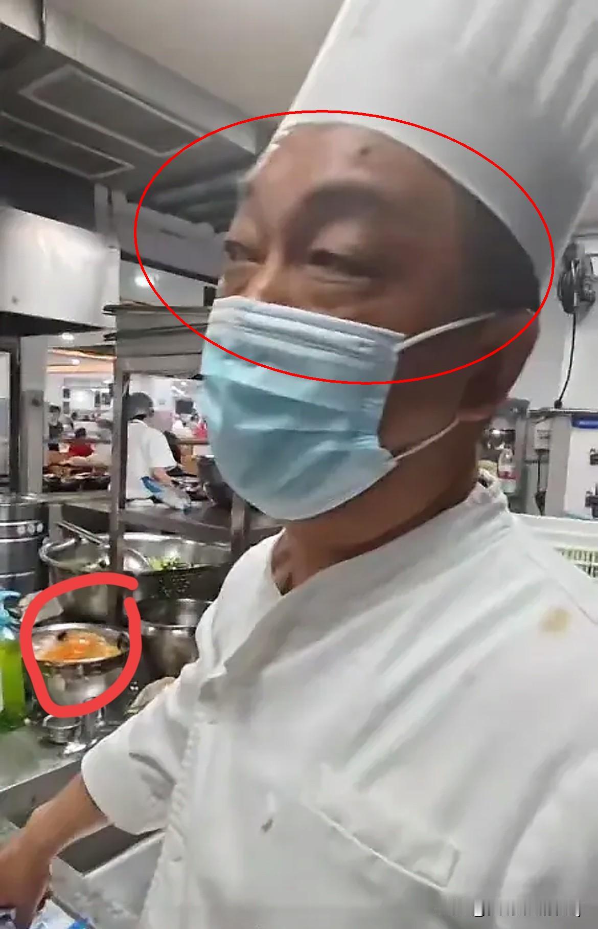 荣昌政府食堂被吃爆了！ 

1500斤猪肉一天全光，备菜中午就没了。游客太多，厨